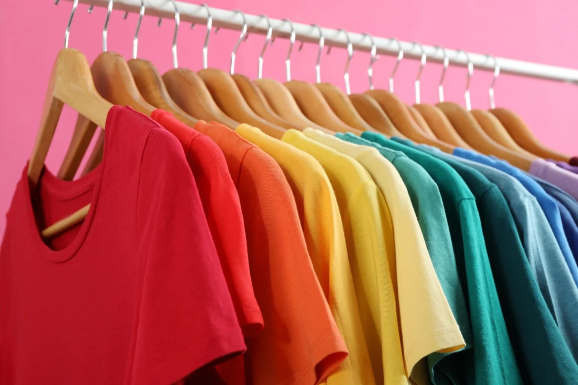 Cách mã màu cho tủ quần áo ngăn nắp